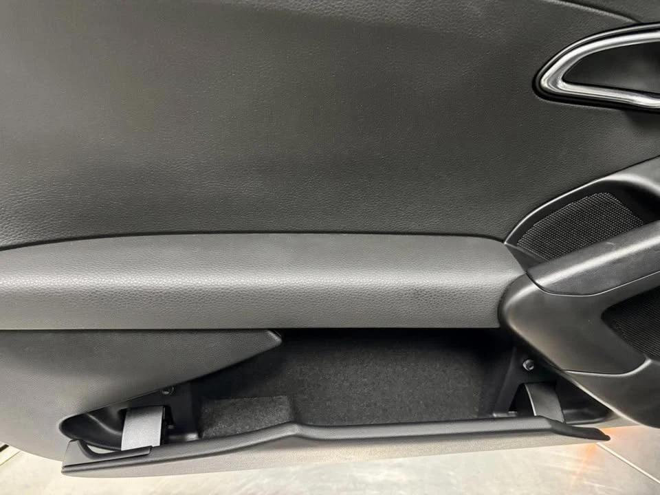 2015 Porsche 981 Cayman - Image 15 of 20
