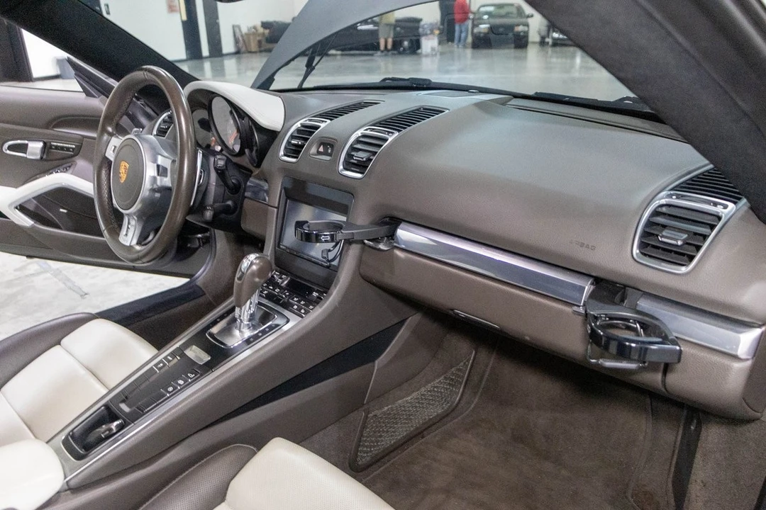 2015 Porsche 981 Cayman S - Image 28 of 31