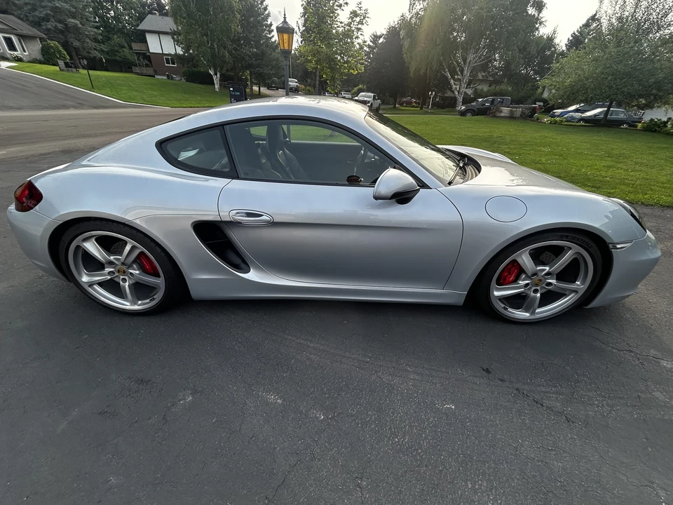 2015 Porsche 981 Cayman S - Image 15 of 31