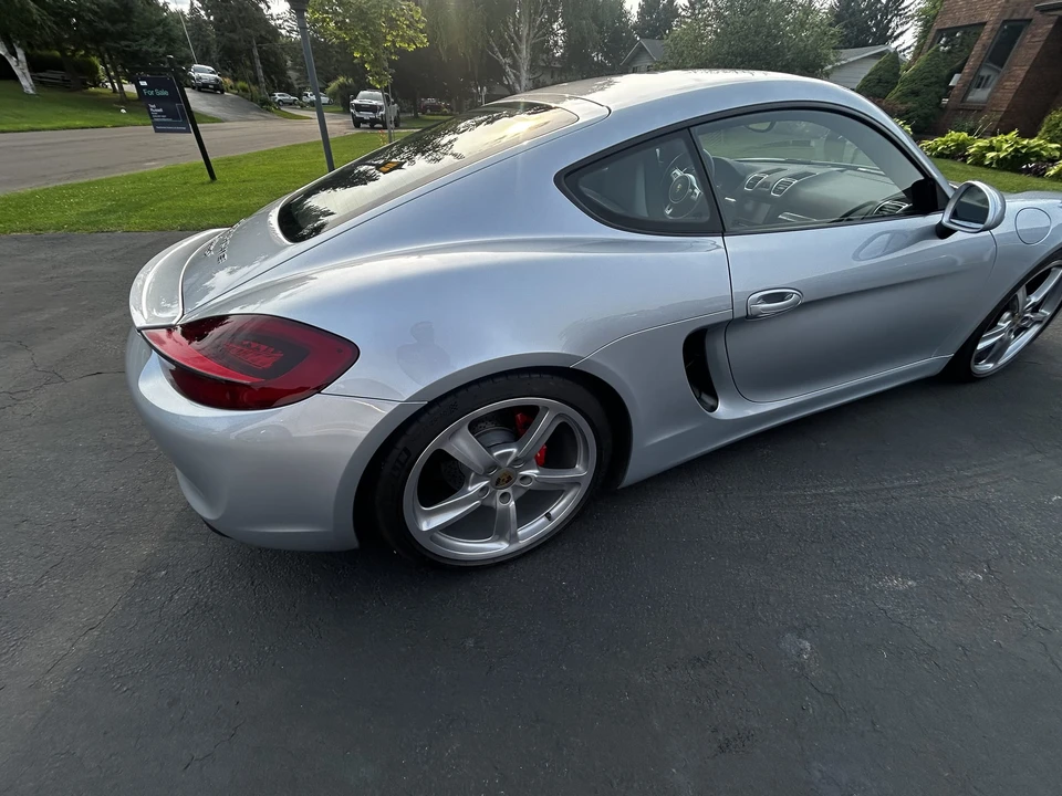 2015 Porsche 981 Cayman S - Image 13 of 31