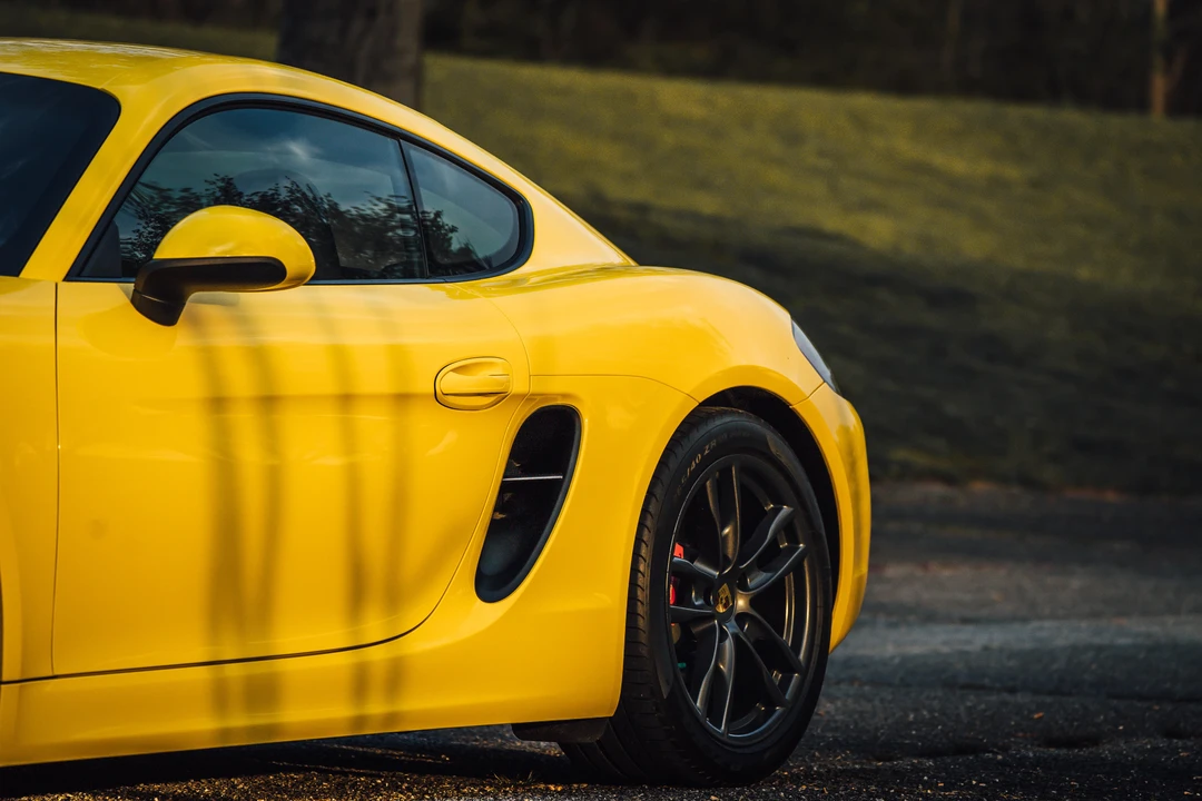 2015 Porsche 981 Cayman S - Image 25 of 31