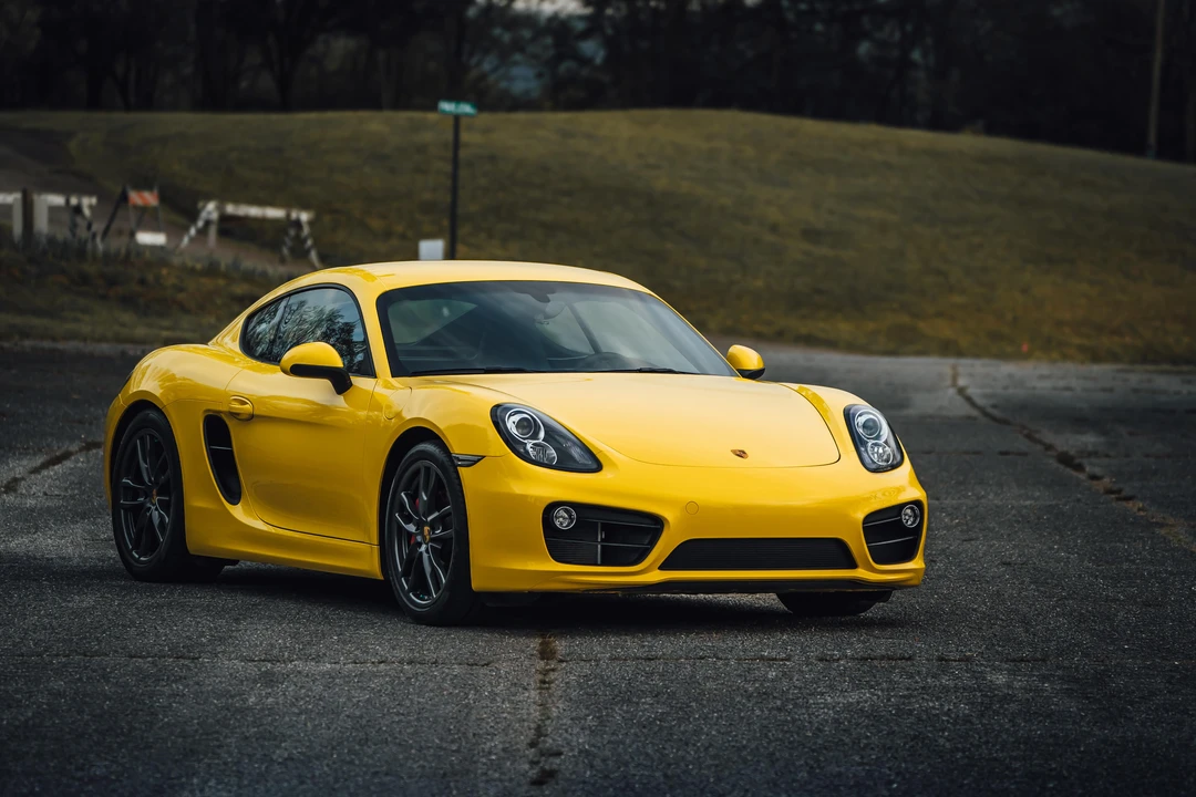 2015 Porsche 981 Cayman S - Image 14 of 31