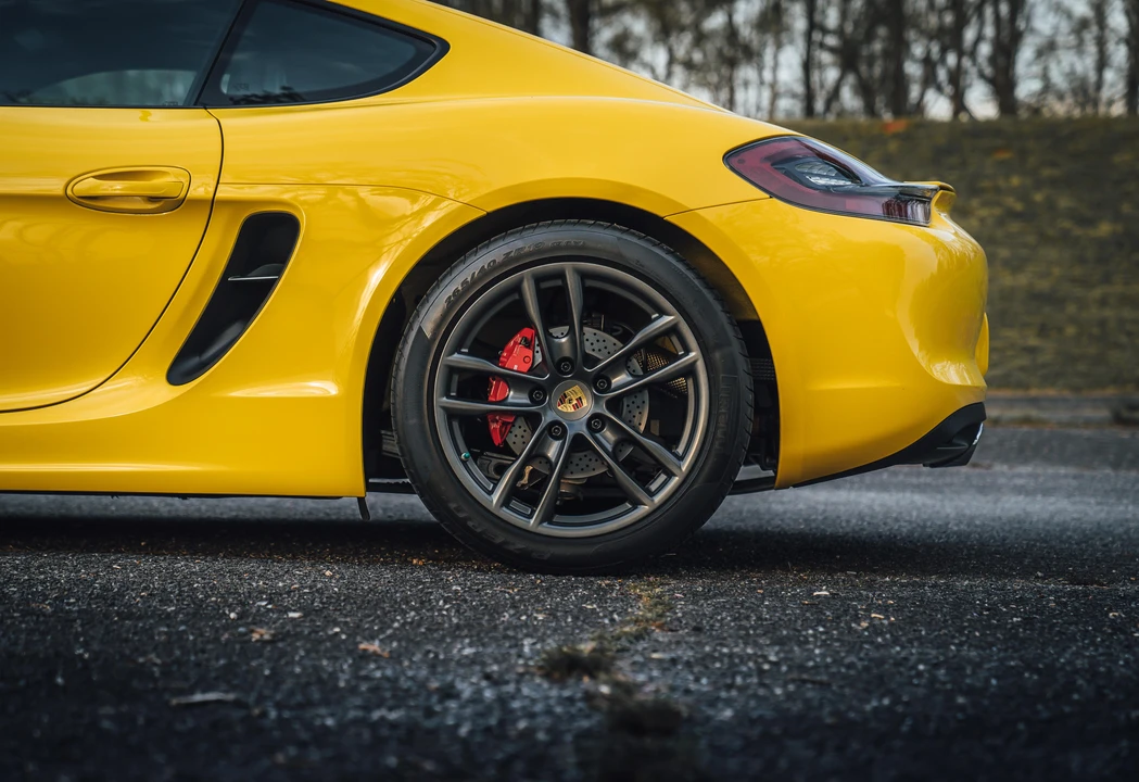 2015 Porsche 981 Cayman S - Image 26 of 31