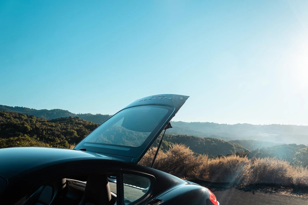 2015 Porsche 981 Cayman - Image 15 of 31