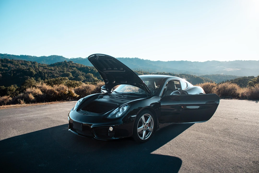 2015 Porsche 981 Cayman - Image 8 of 31