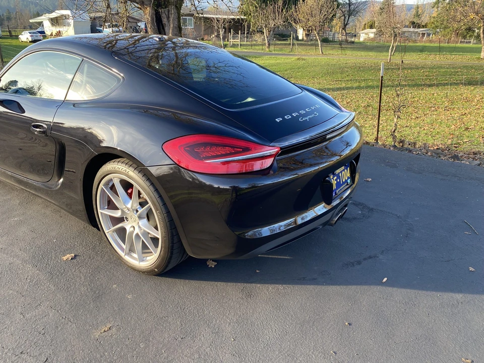 2015 Porsche 981 Cayman S - Image 24 of 31