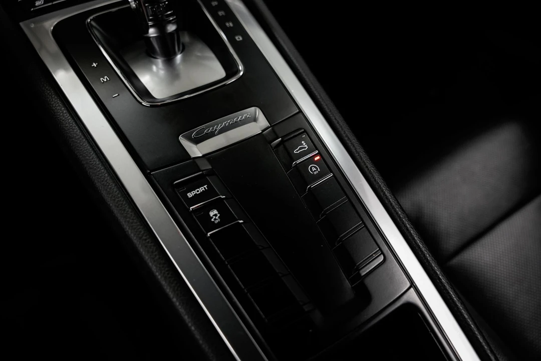 2015 Porsche 981 Cayman S - Image 15 of 31