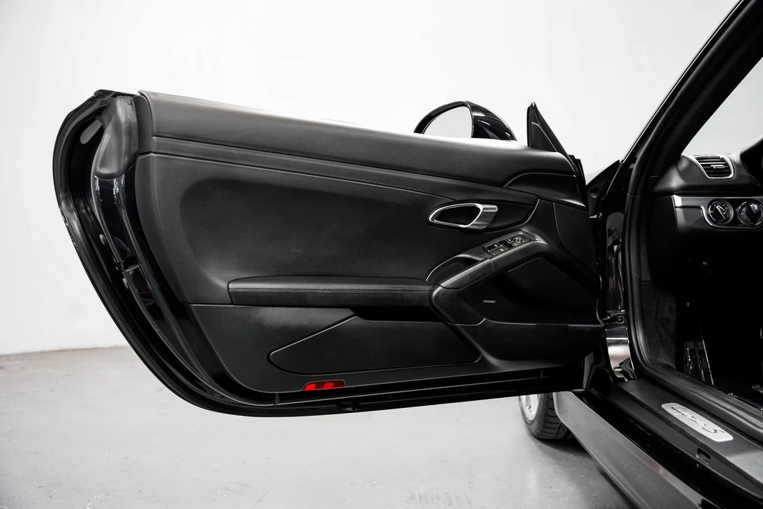 2015 Porsche 981 Cayman S - Image 21 of 31