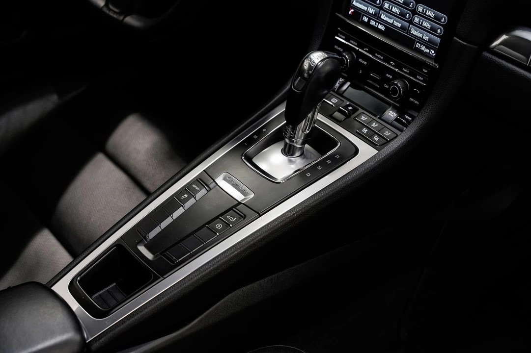 2015 Porsche 981 Cayman S - Image 27 of 31