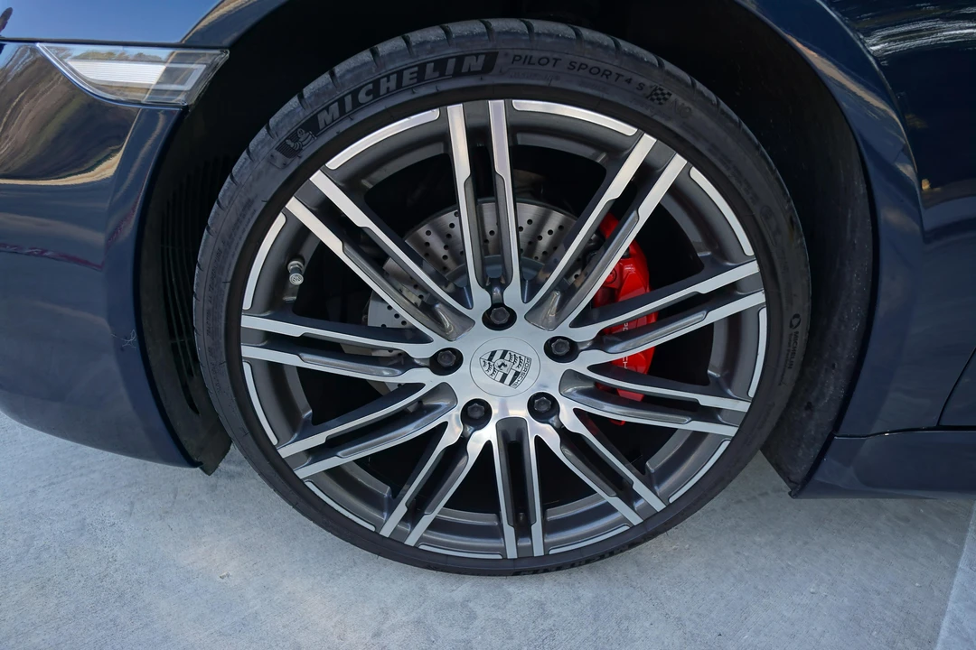 2015 Porsche 981 Cayman S - Image 28 of 31