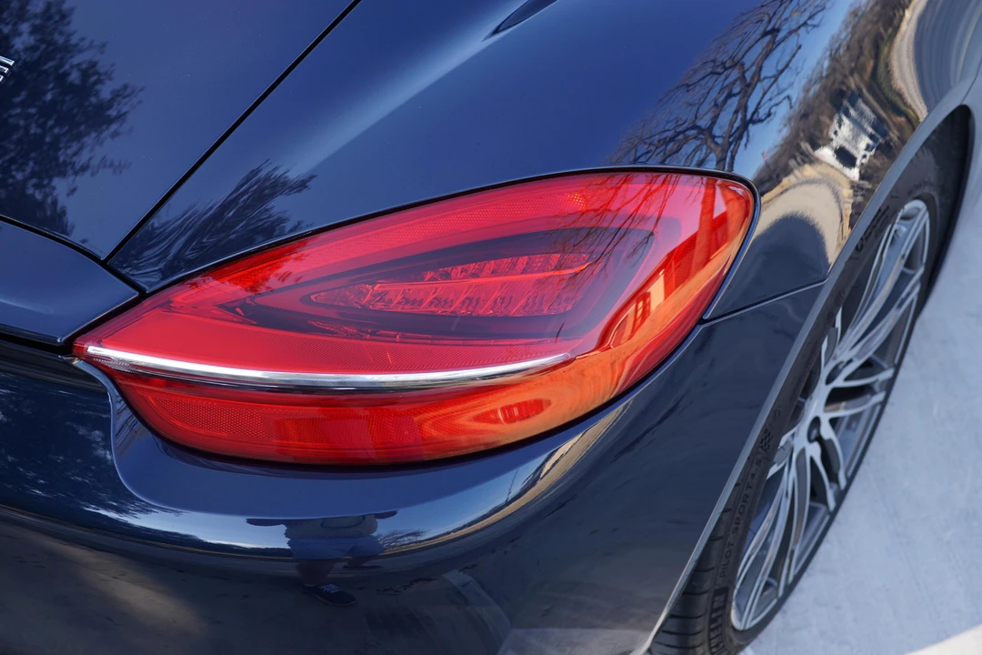 2015 Porsche 981 Cayman S - Image 26 of 31