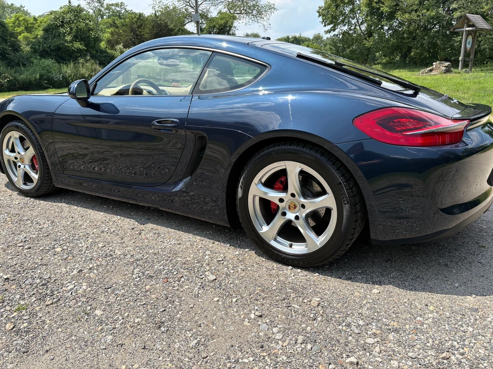 2015 Porsche 981 Cayman S - Image 9 of 31