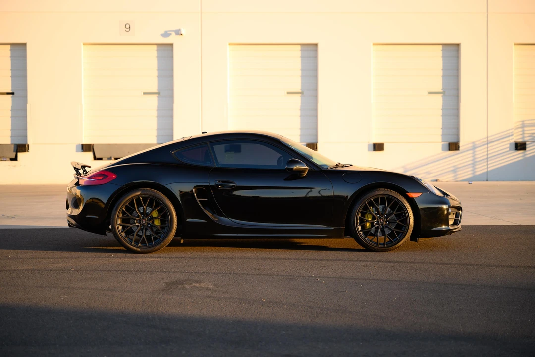 2015 Porsche 981 Cayman - Image 25 of 31