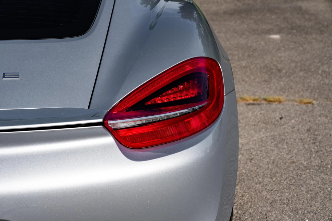 2015 Porsche 981 Cayman - Image 19 of 31