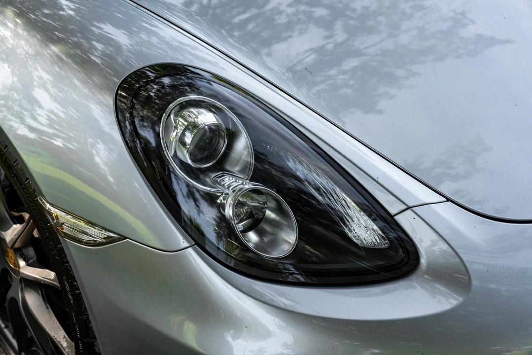 2015 Porsche 981 Cayman - Image 10 of 31