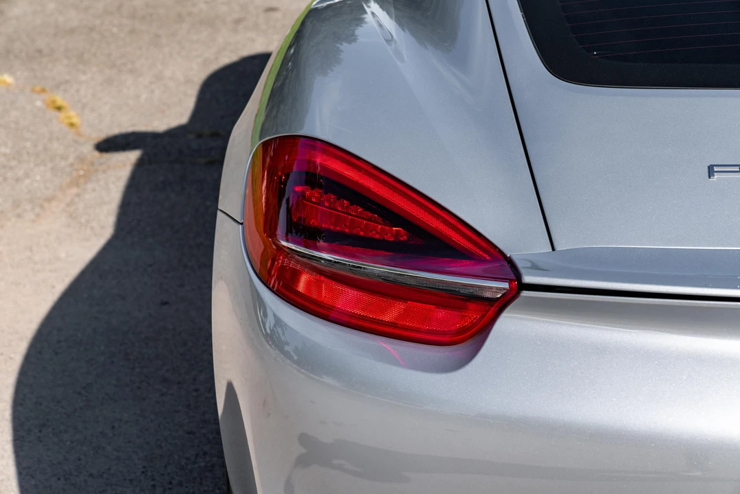 2015 Porsche 981 Cayman - Image 15 of 31
