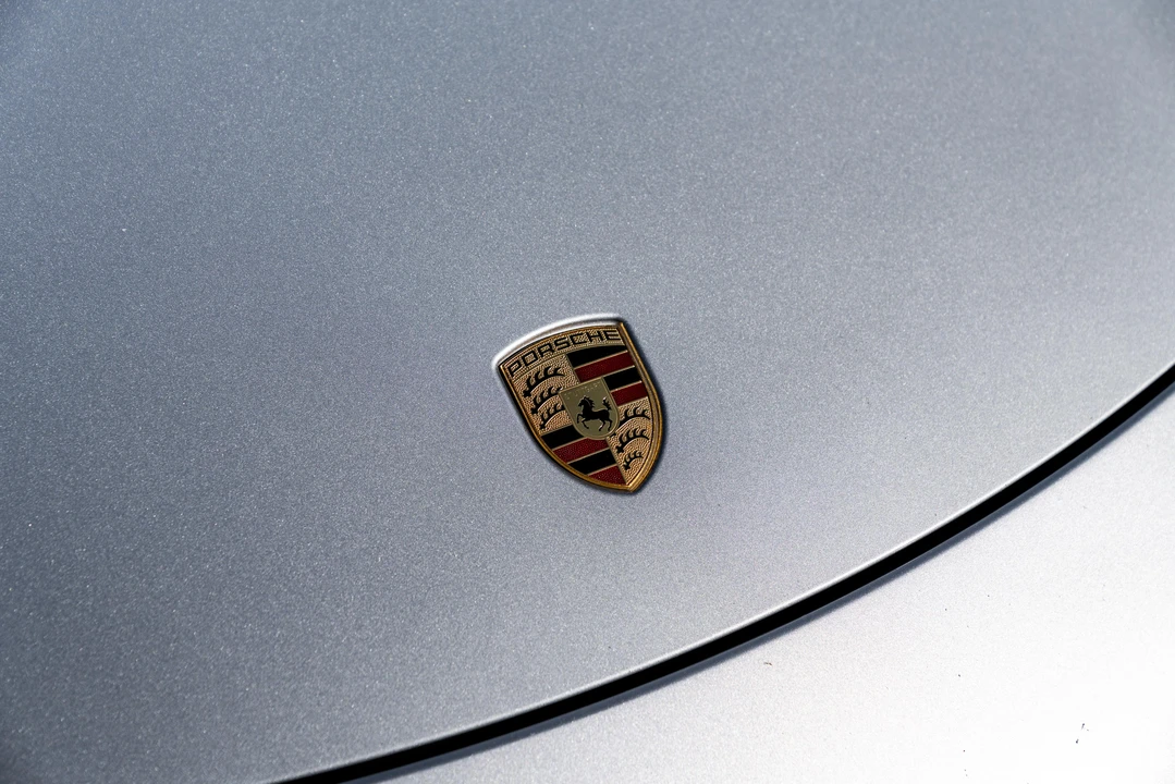 2015 Porsche 981 Cayman - Image 11 of 31