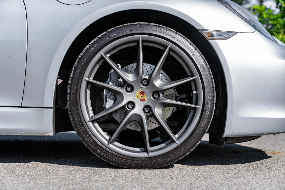 2015 Porsche 981 Cayman - Image 26 of 31