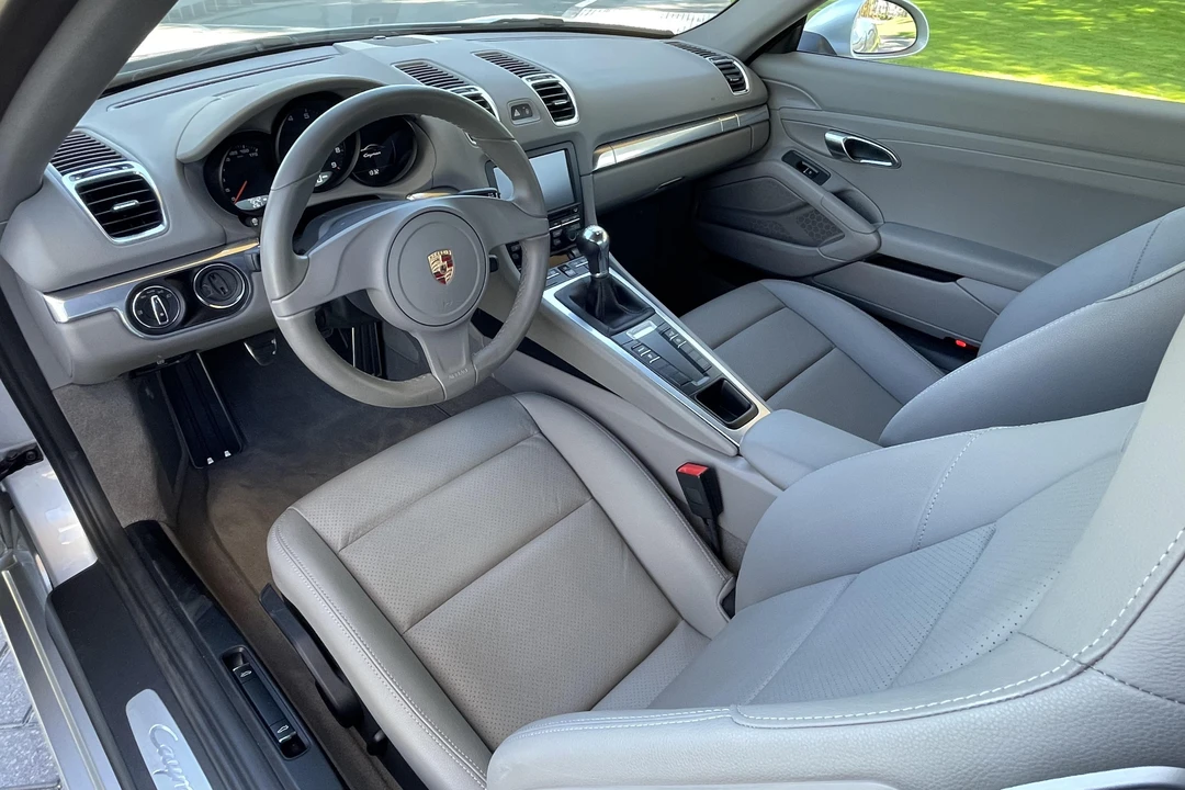 2015 Porsche 981 Cayman - Image 26 of 31