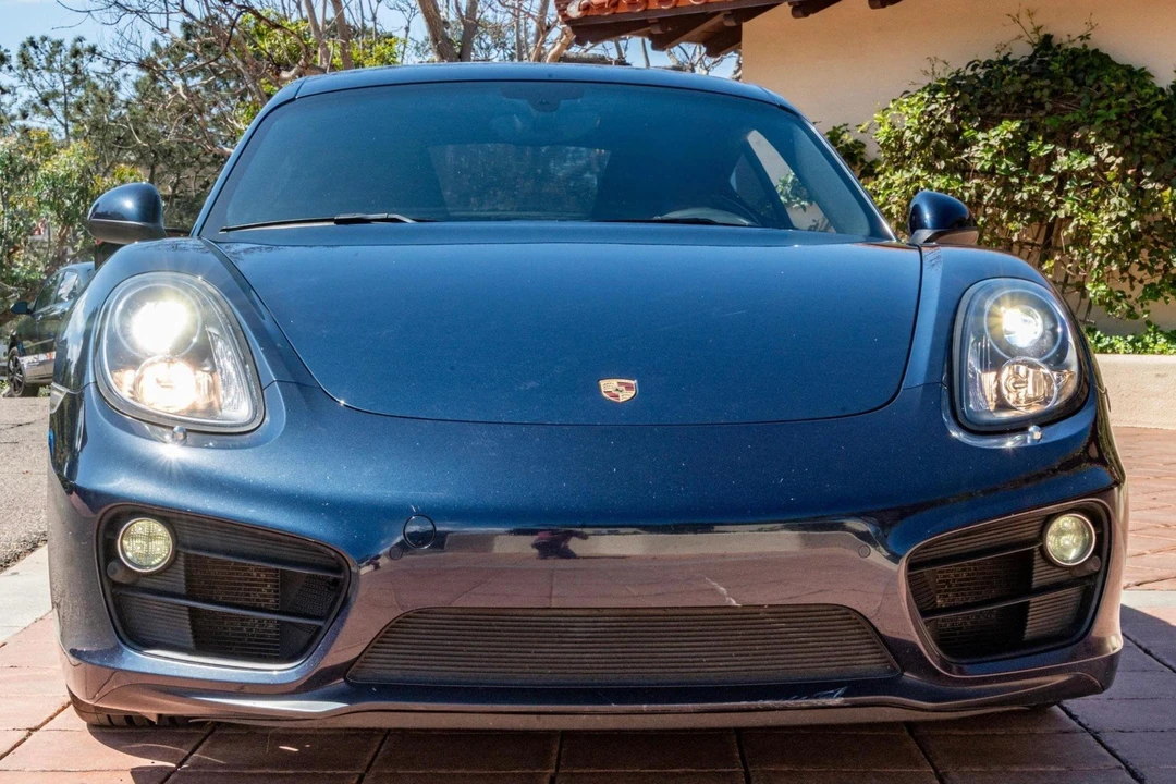 2015 Porsche 981 Cayman - Image 2 of 31
