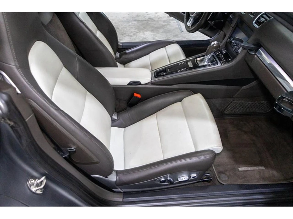 2015 Porsche 981 Cayman - Image 29 of 31