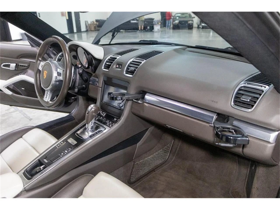 2015 Porsche 981 Cayman - Image 28 of 31