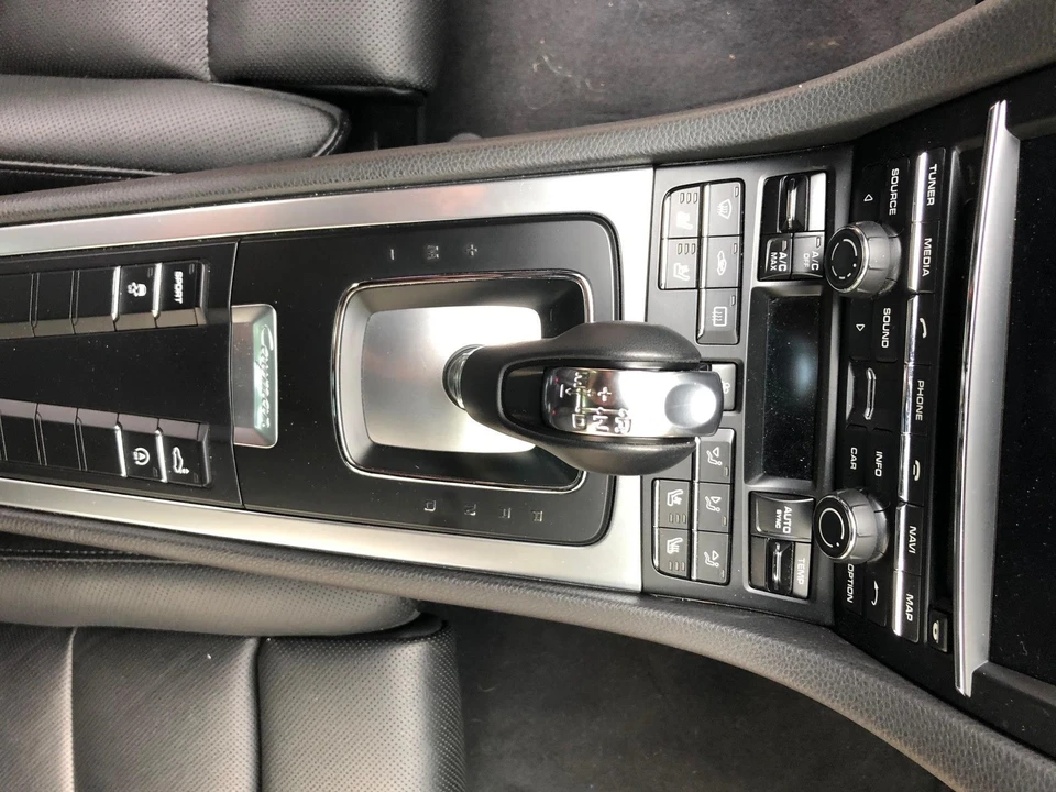 2015 Porsche 981 Cayman - Image 8 of 10
