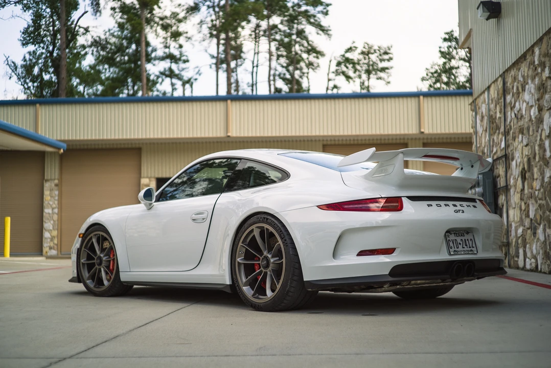 2015 Porsche 991 GT3 - Image 2 of 2