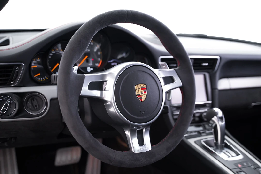 2015 Porsche 991 GT3 - Image 20 of 24
