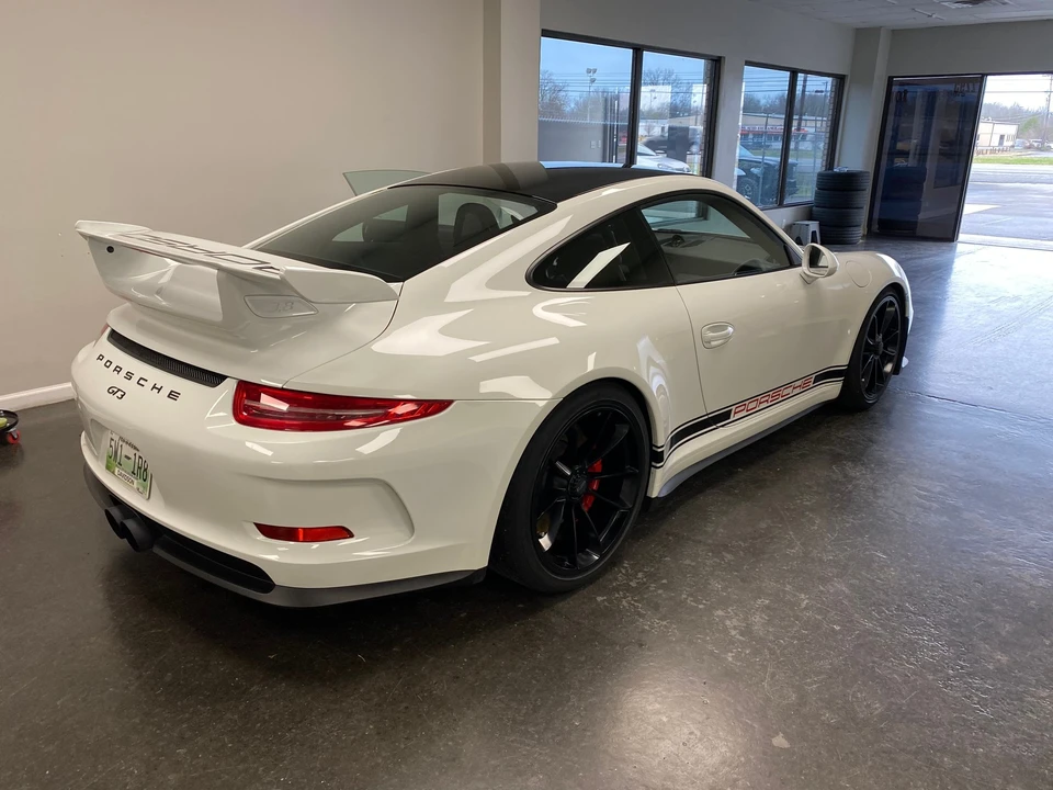 2015 Porsche 991 GT3 - Image 2 of 5