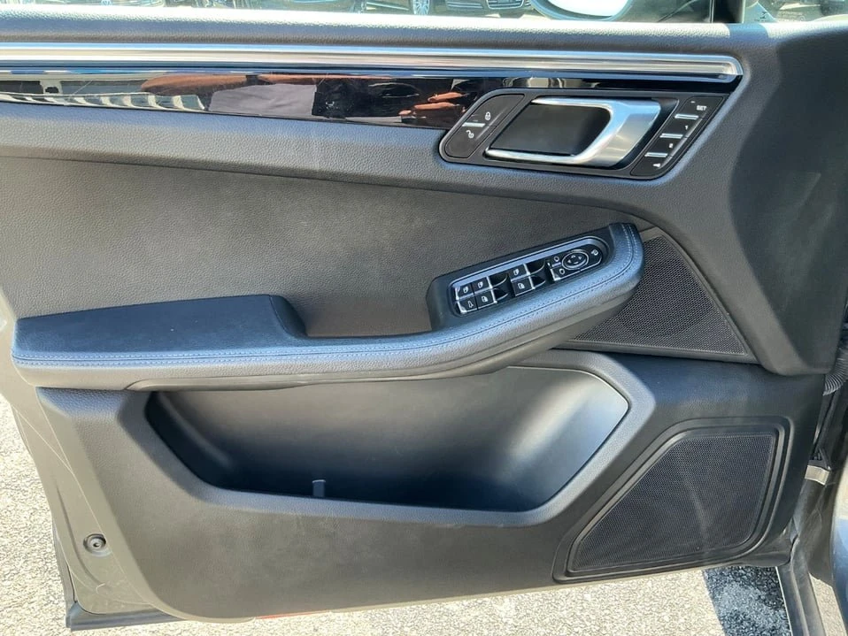 2015 Porsche Macan S - Image 18 of 20