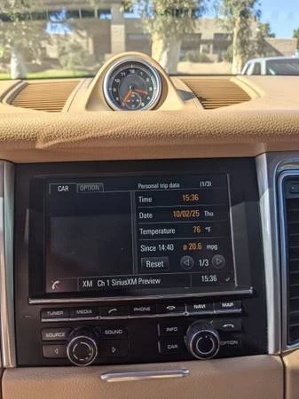 2015 Porsche Macan S - Image 16 of 21