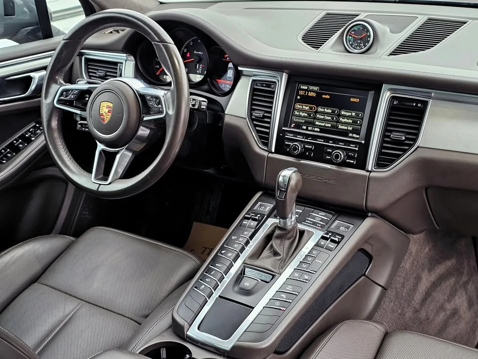 2015 Porsche Macan Turbo - Image 13 of 20