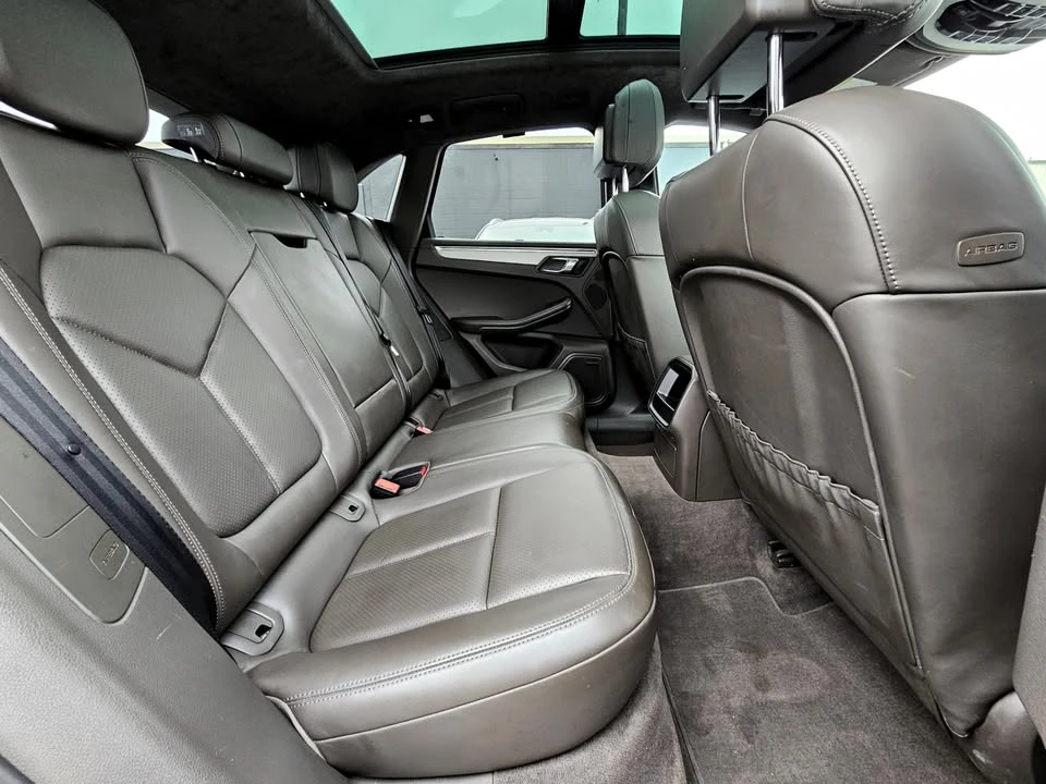 2015 Porsche Macan Turbo - Image 11 of 20