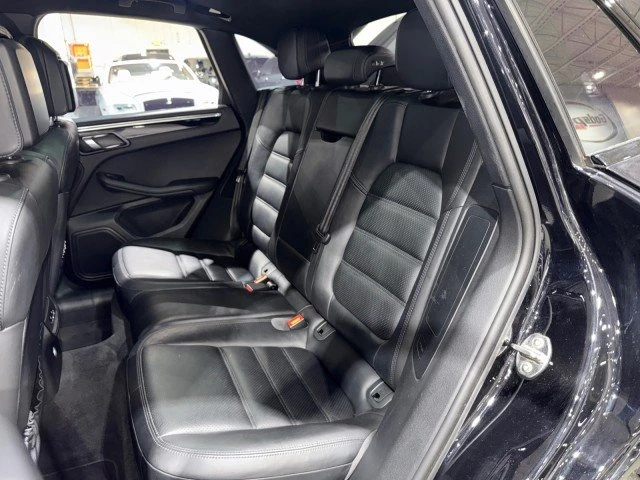 2015 Porsche Macan - Image 15 of 20