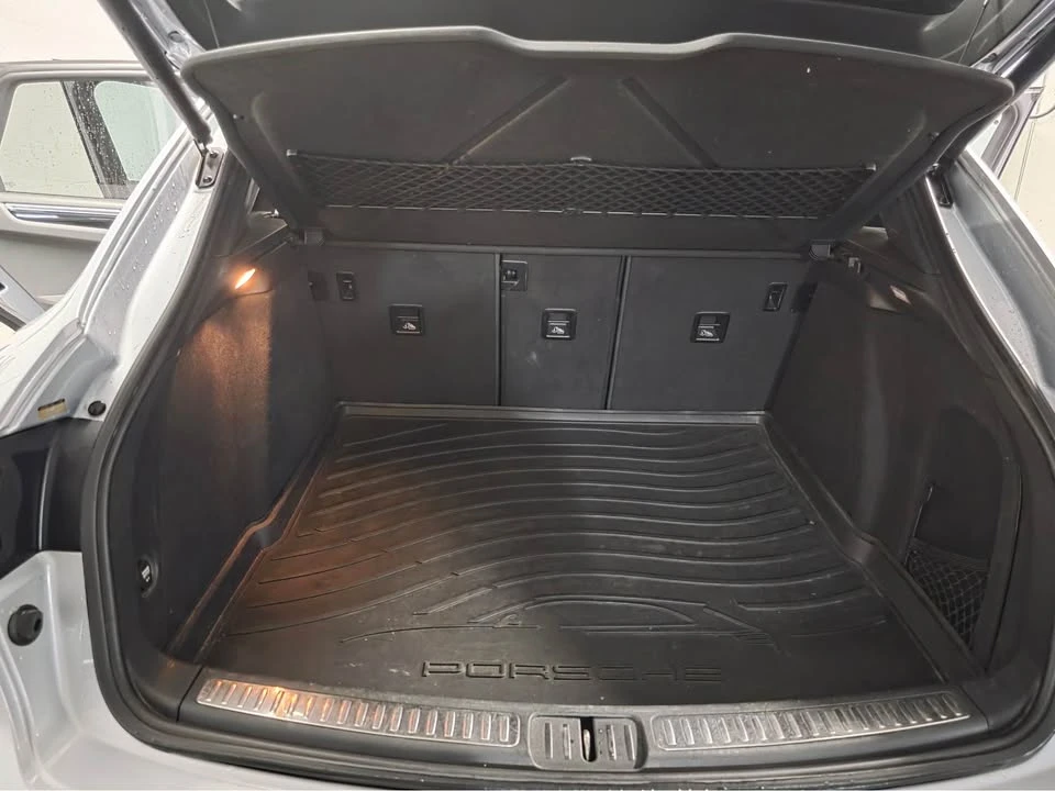 2015 Porsche Macan - Image 9 of 15