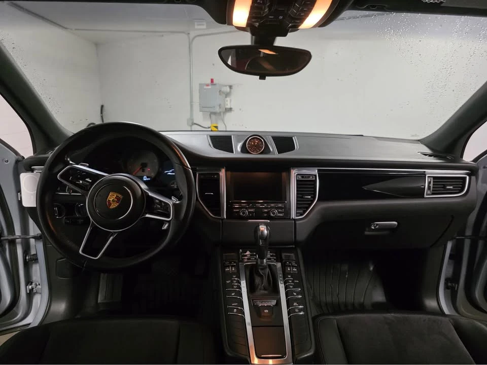 2015 Porsche Macan - Image 10 of 15