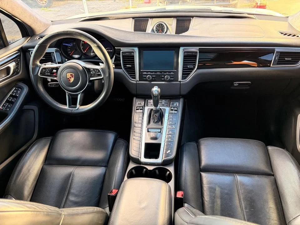 2015 Porsche Macan - Image 14 of 20