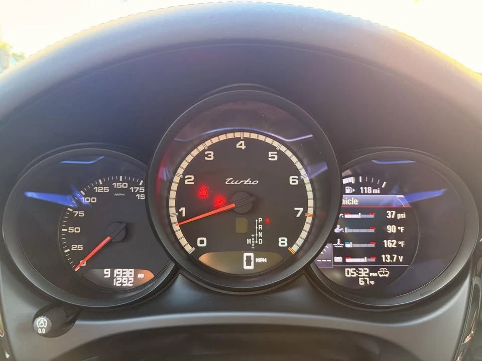 2015 Porsche Macan - Image 17 of 20