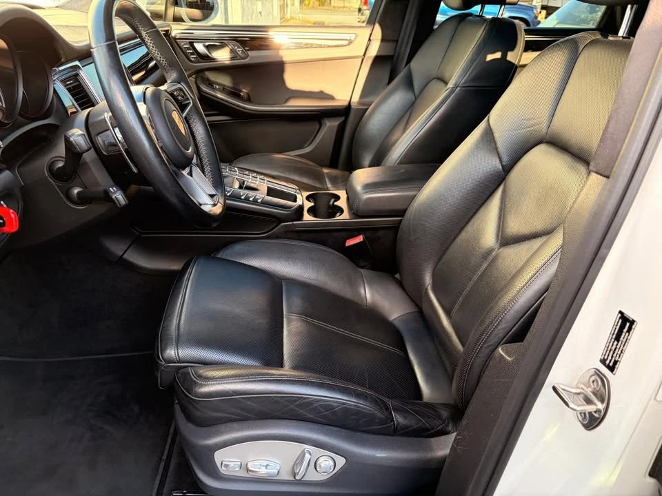 2015 Porsche Macan - Image 10 of 20