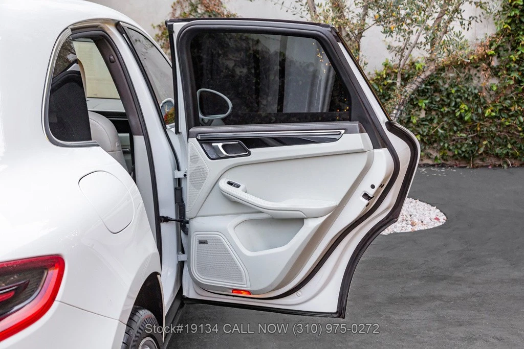 2015 Porsche Macan - Image 24 of 24
