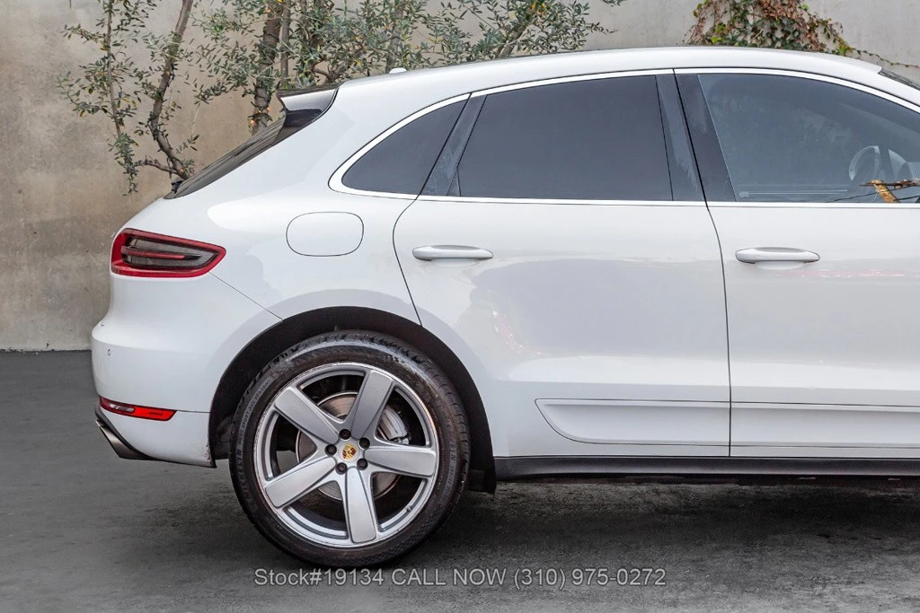 2015 Porsche Macan - Image 11 of 12