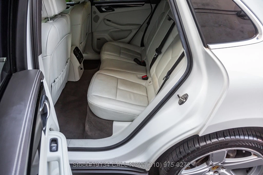 2015 Porsche Macan - Image 20 of 24
