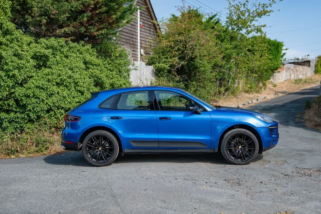 2015 Porsche Macan S - Image 17 of 30