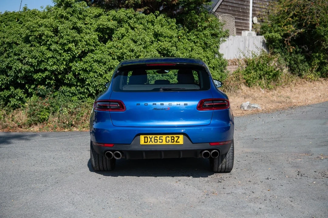 2015 Porsche Macan S - Image 18 of 30