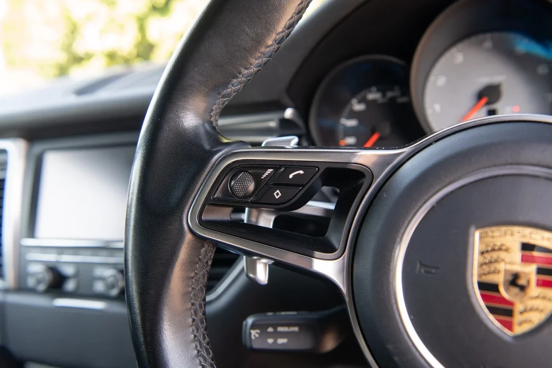2015 Porsche Macan S - Image 10 of 30