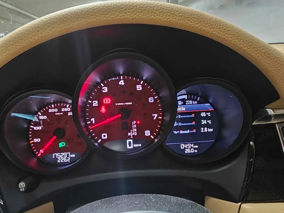 2015 Porsche Macan S - Image 9 of 10