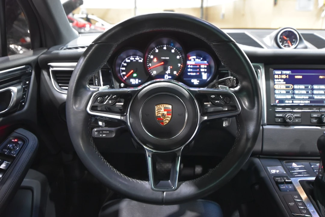 2015 Porsche Macan S - Image 17 of 21
