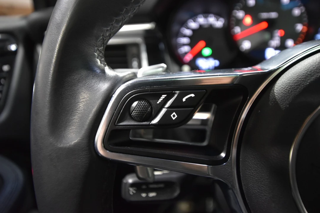2015 Porsche Macan S - Image 18 of 21