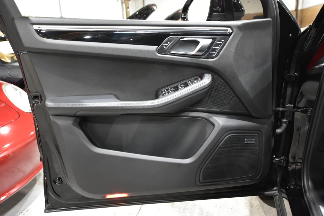 2015 Porsche Macan S - Image 11 of 21